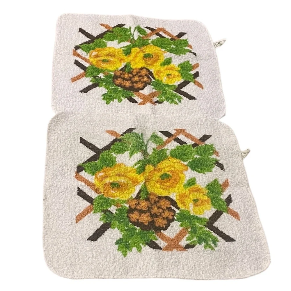 Vintage Cannon Rose GarBath Towel, Crisp Terry Cloth,‎ Yellow Roses on Lattice